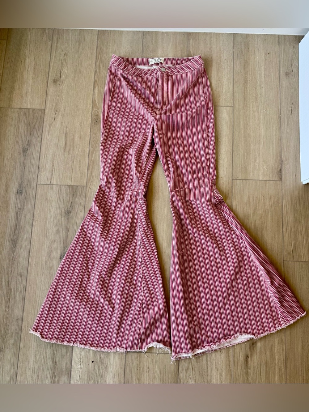 Free People Be Mine Heart Pocket Bell Bottoms 30 - Picture 5 of 15